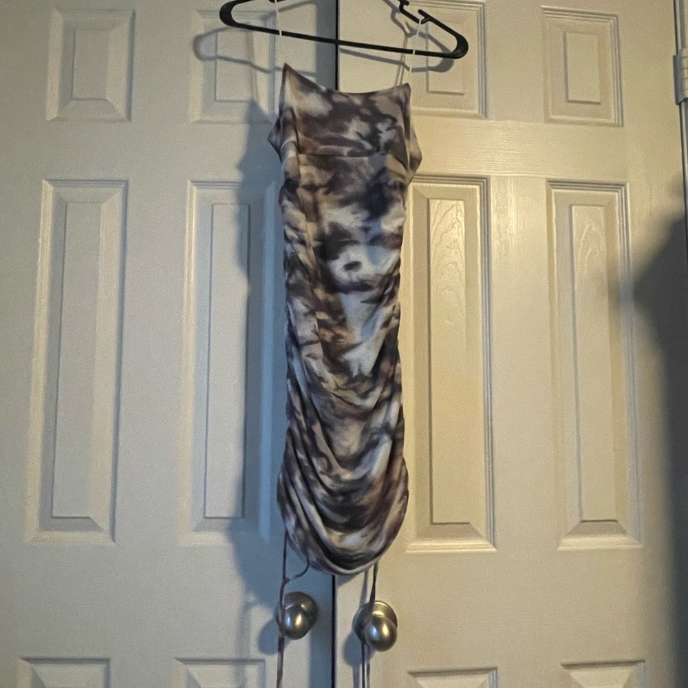 Dress - Picture 4 of 4